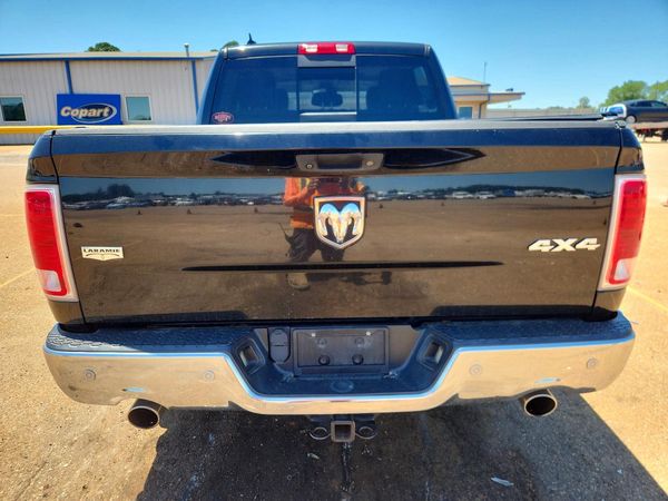 2018 RAM 1500 LARAMIE CREW CAB 4X4