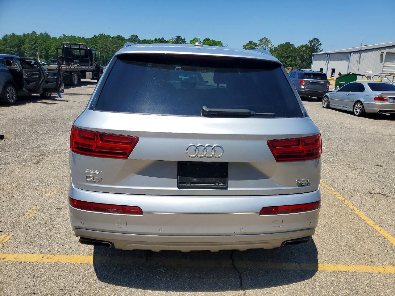 2018 AUDI Q7 quattro Premium Plus