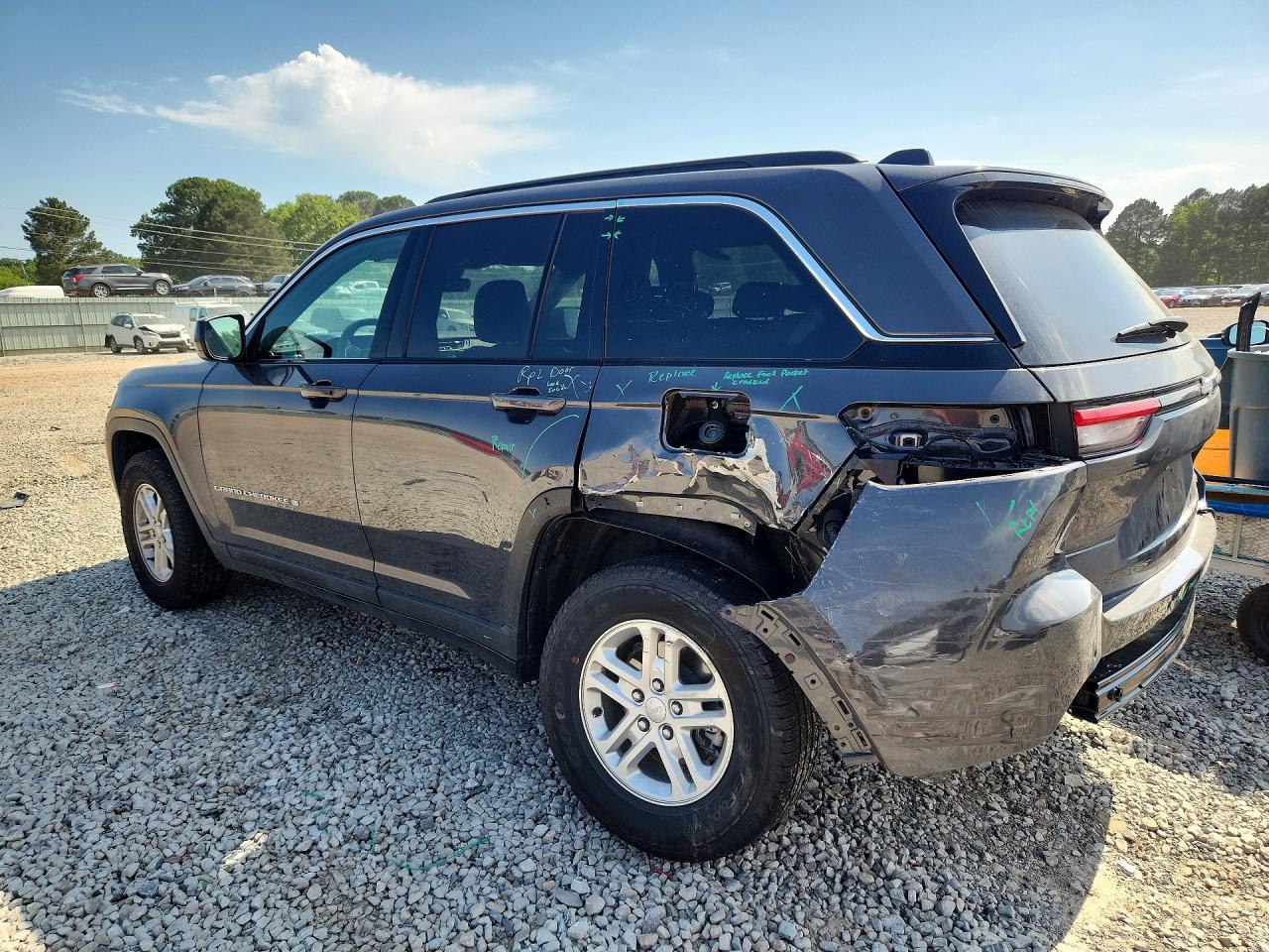 2025 JEEP GRAND CHEROKEE Laredo, Altitude