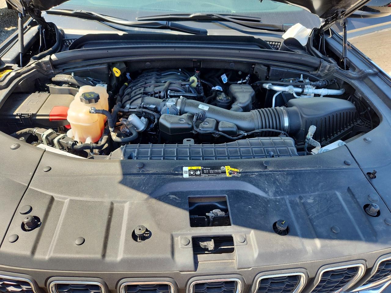 2025 JEEP GRAND CHEROKEE Laredo, Altitude