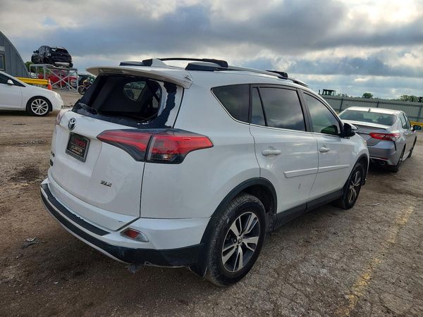 2018 TOYOTA RAV4 Adventure/XLE
