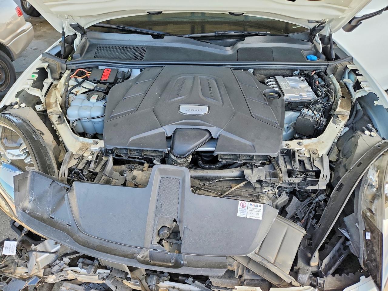 2019 PORSCHE CAYENNE