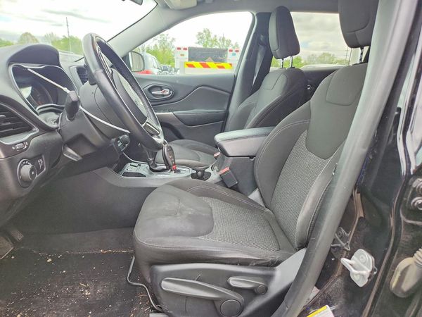 2019 JEEP CHEROKEE LATITUDE FWD