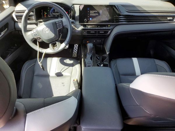 2025 TOYOTA CAMRY