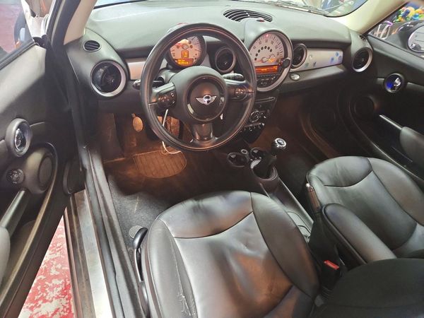 2012 MINI COOPER