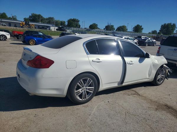 2013 INFINITI G37