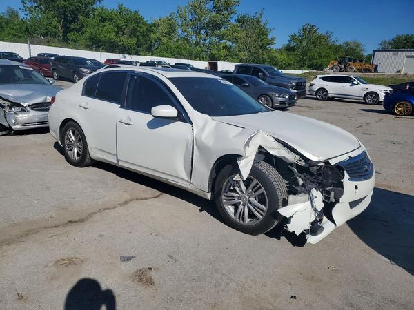 2013 INFINITI G37