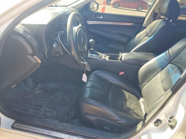 2013 INFINITI G37
