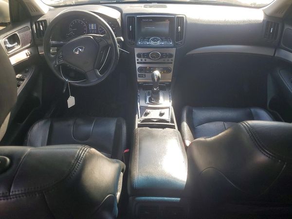 2013 INFINITI G37