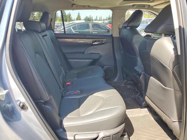 2022 TOYOTA HIGHLANDER Limited