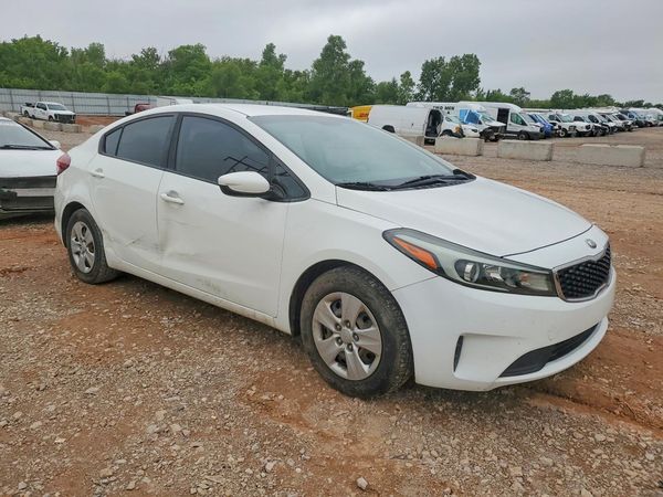 2017 KIA FORTE LX Base