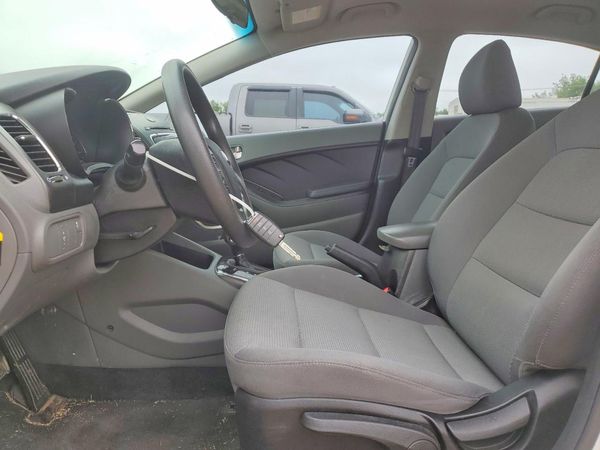 2017 KIA FORTE LX Base