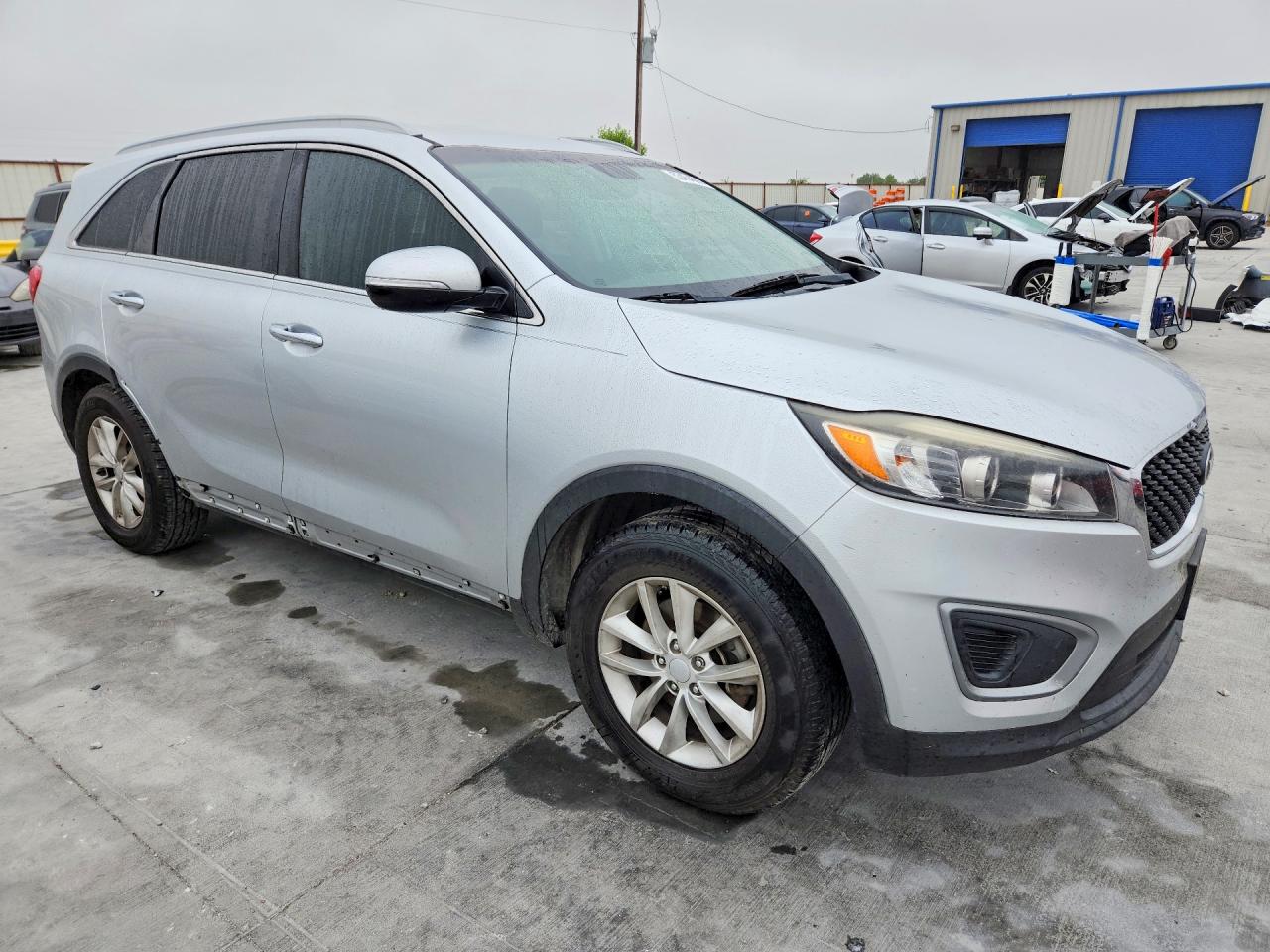 2017 KIA SORENTO L, LX