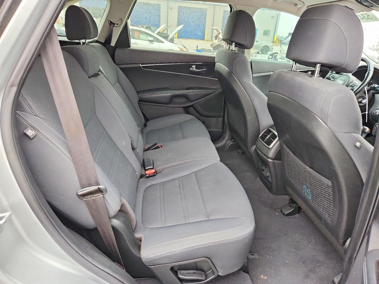 2017 KIA SORENTO L, LX