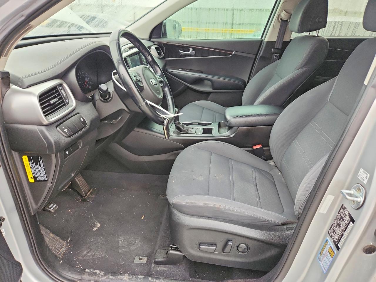 2017 KIA SORENTO L, LX