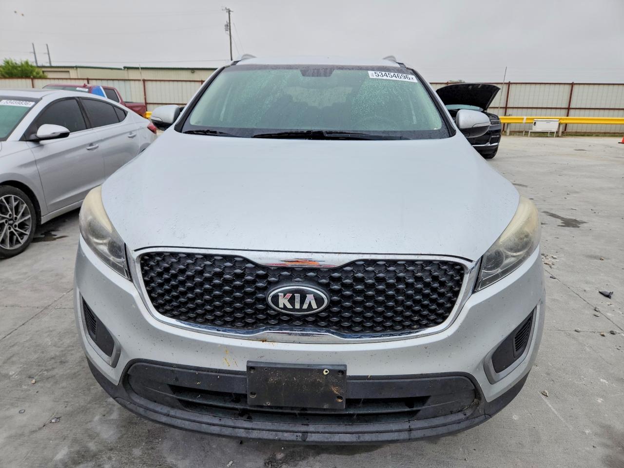 2017 KIA SORENTO L, LX
