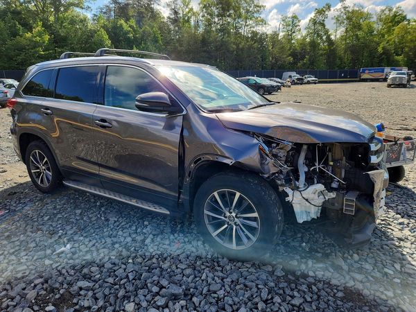 2019 TOYOTA HIGHLANDER SE/XLE
