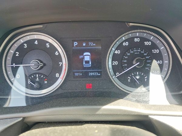 2023 HYUNDAI SONATA SE