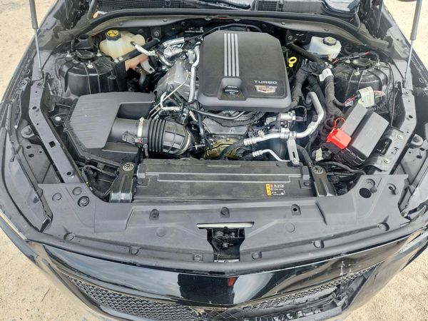 2022 CADILLAC CT5 Sport — Engine bay