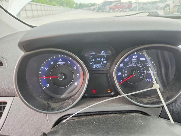 2016 HYUNDAI ELANTRA