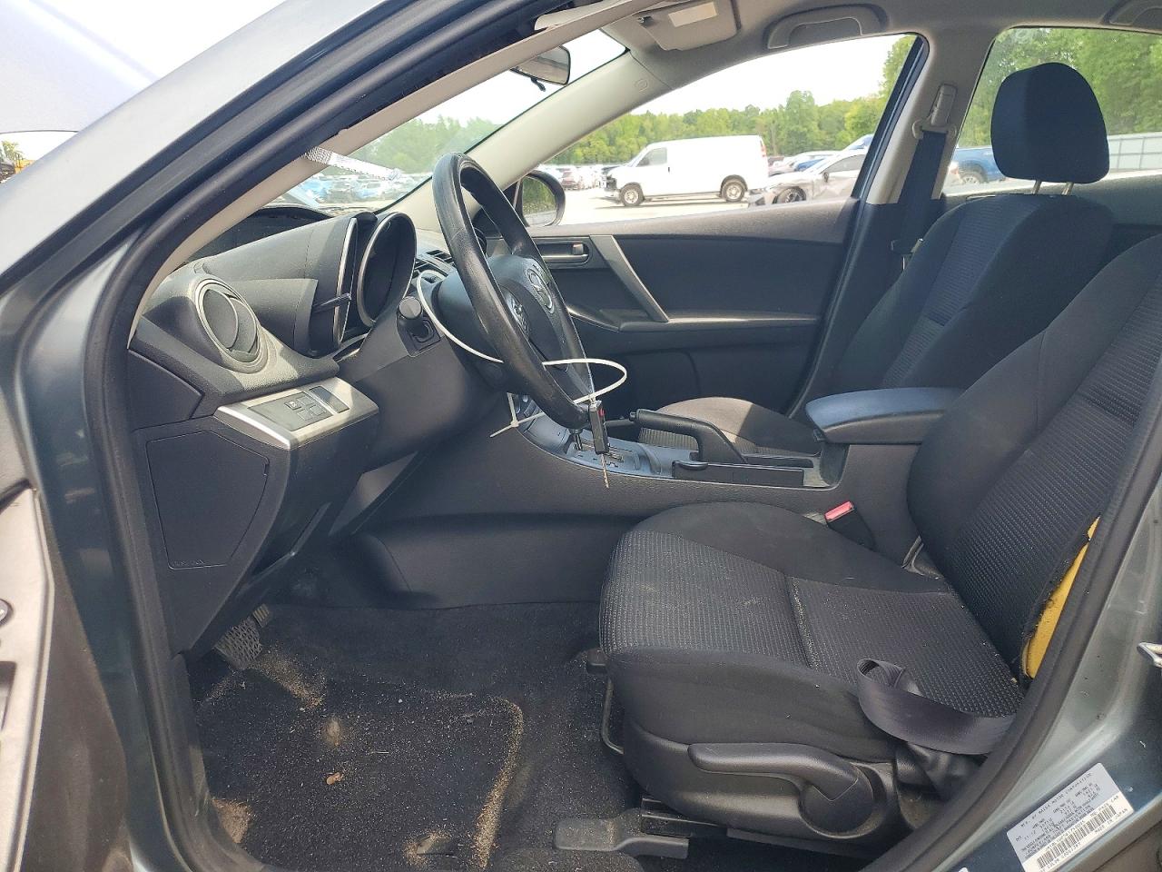 2013 MAZDA 3 Sport/GX