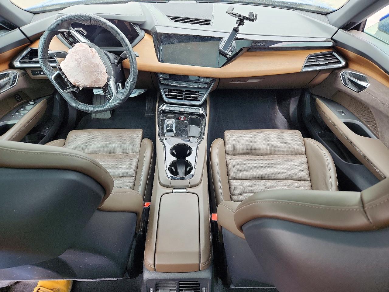 2024 AUDI E-TRON GT quattro Premium Plus