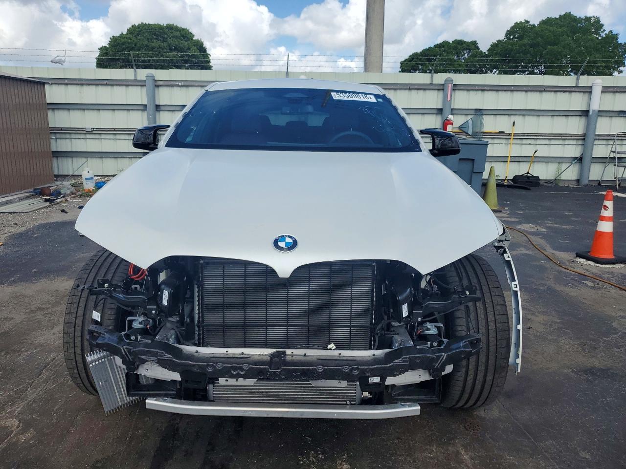 2026 BMW X6 M60i