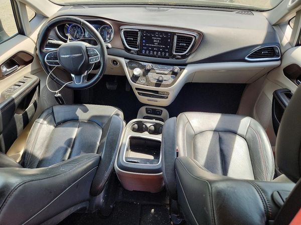 2017 CHRYSLER PACIFICA
