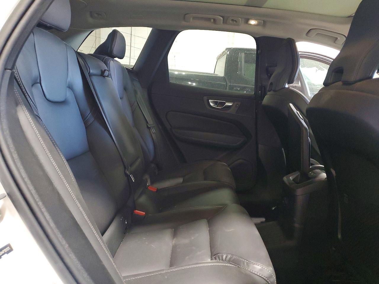 2023 VOLVO XC60 Ultimate Bright