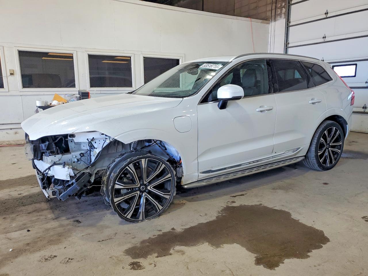 2023 VOLVO XC60 Ultimate Bright