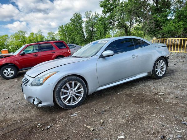 2013 INFINITI G37