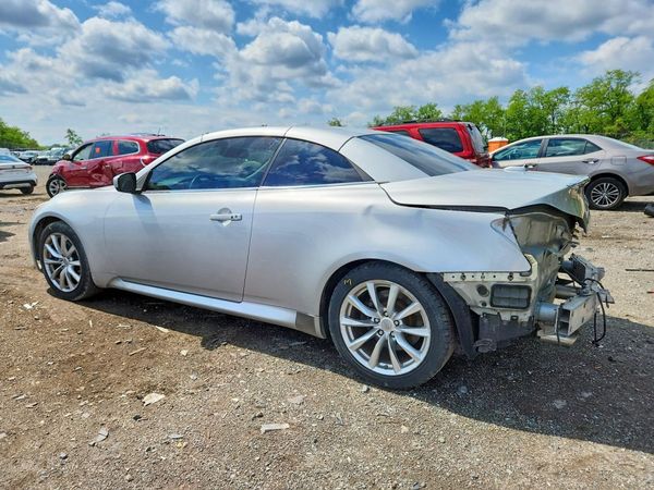 2013 INFINITI G37