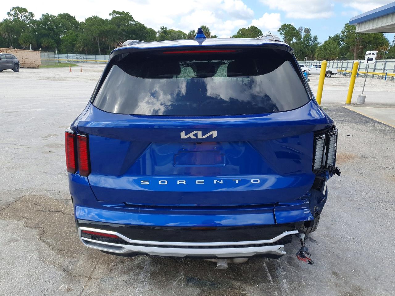 2022 KIA SORENTO S