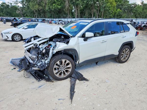 2020 TOYOTA RAV4 Limited — Front 3/4