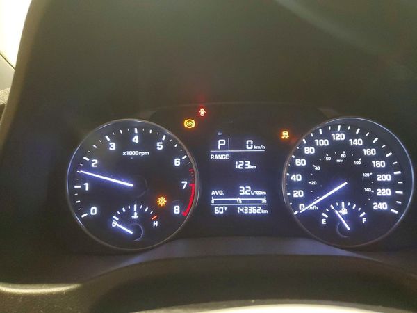 2017 HYUNDAI ELANTRA SE Base