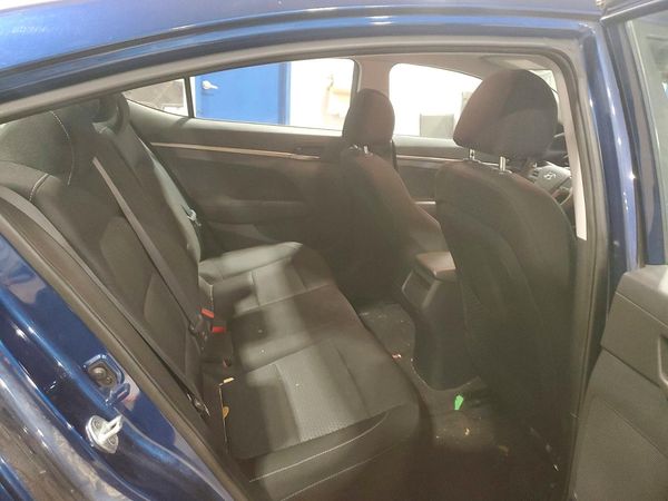 2017 HYUNDAI ELANTRA SE Base