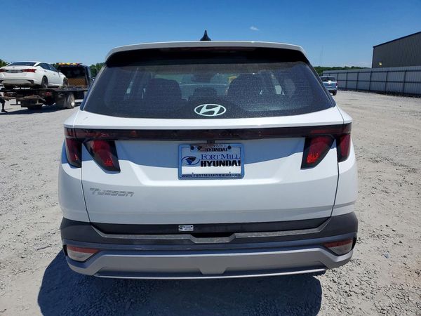 2026 HYUNDAI TUCSON SE
