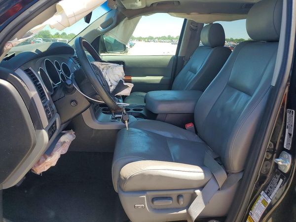 2013 TOYOTA SEQUOIA Platinum