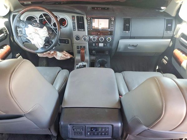 2013 TOYOTA SEQUOIA Platinum