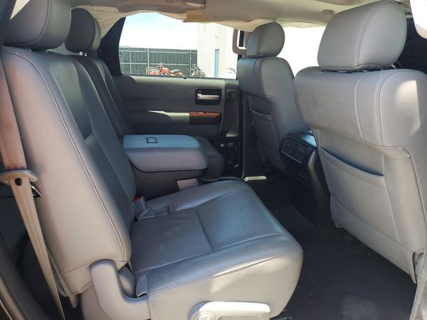 2013 TOYOTA SEQUOIA Platinum