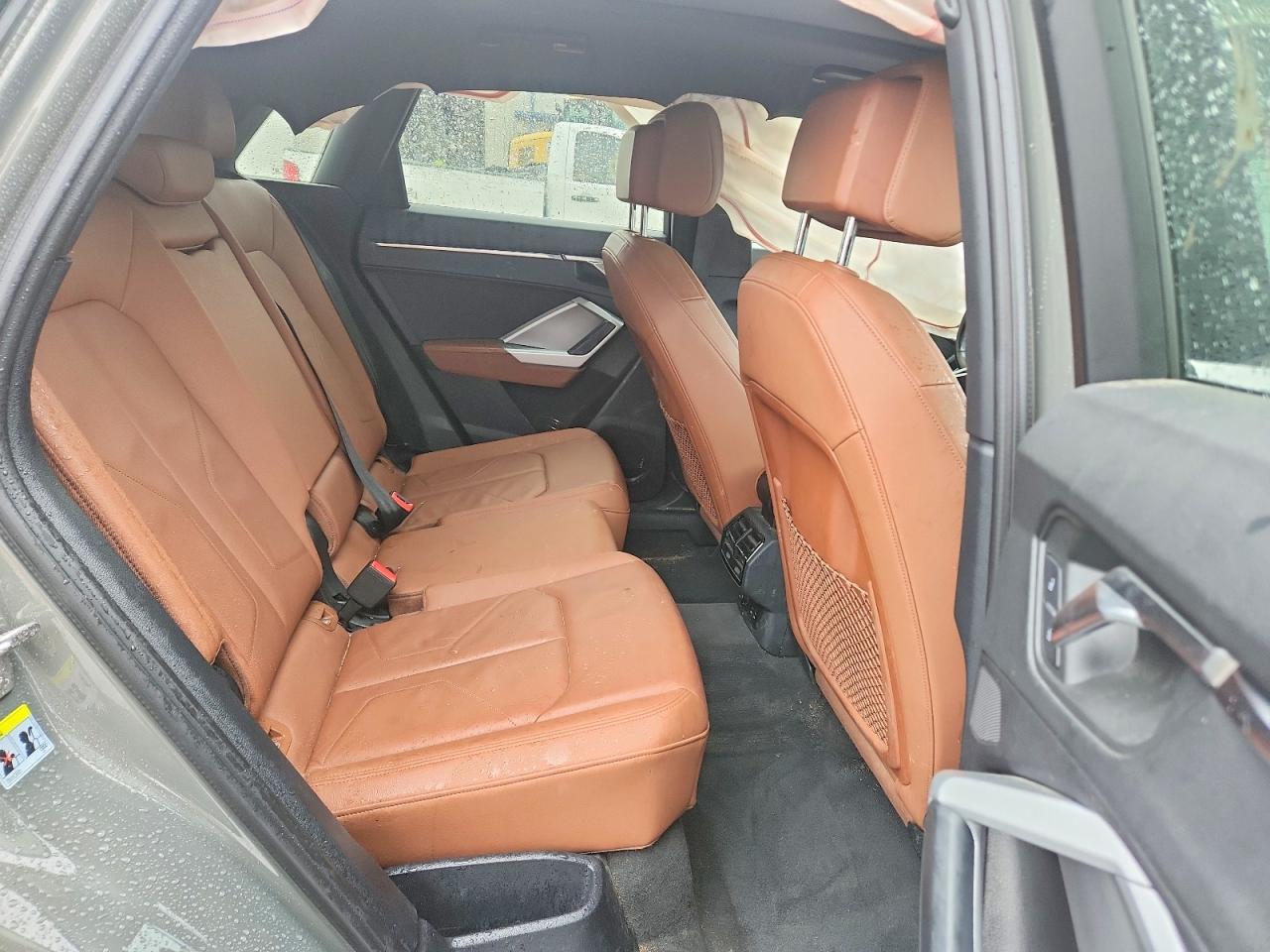 2021 AUDI Q3 quattro Premium