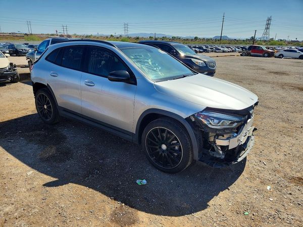 2023 MERCEDES-BENZ GLA GLA250