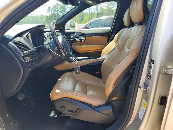 2018 VOLVO XC90