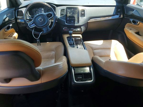 2018 VOLVO XC90