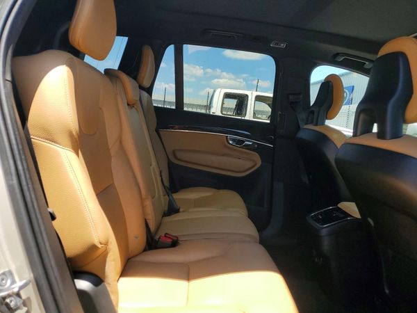 2018 VOLVO XC90
