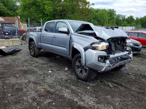 2018 TOYOTA TACOMA