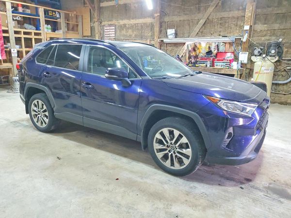 2019 TOYOTA RAV4 XLE Premium