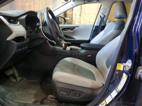 2019 TOYOTA RAV4 XLE Premium