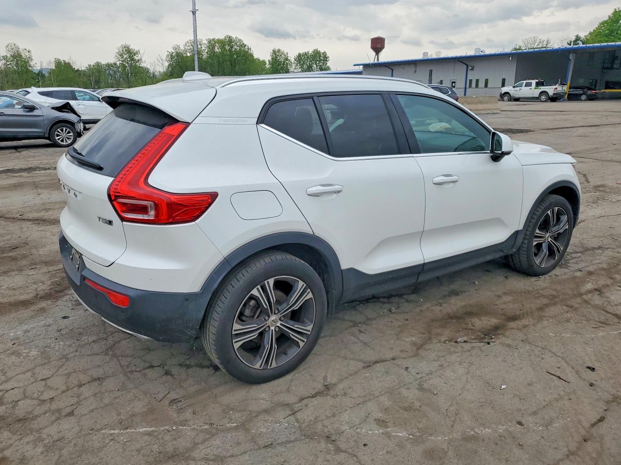 2019 VOLVO XC40 Inscription