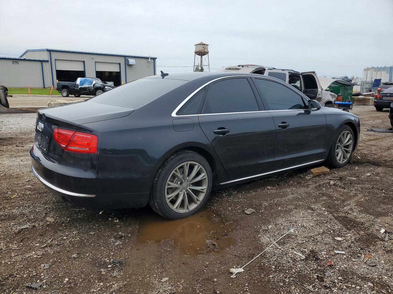 2013 AUDI A8